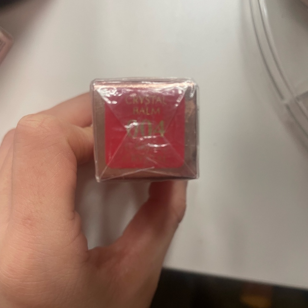 Estée Lauder crystal balm